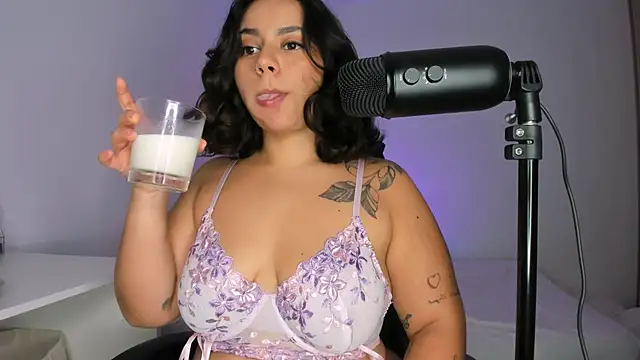 Snapshot of susy_angel chatting on March 24, 2026, 12:32 am susy angel online show from March 24, 2026, 12:32 am