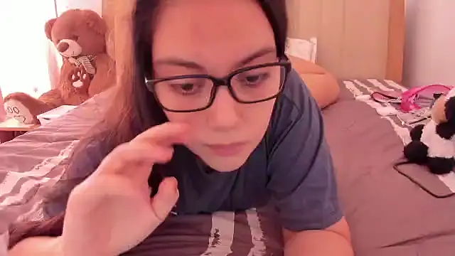 Snapshot of roniewester chatting on June 24, 2026, 3:54 pm roniewester online show from June 24, 2026, 3:54 pm