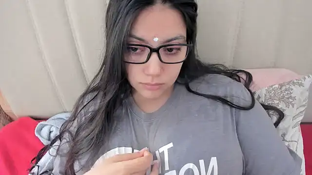 Snapshot of roniewester chatting on February 8, 2026, 2:37 pm roniewester online show from February 8, 2026, 2:37 pm