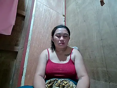 Snapshot of LalaiAsian chatting on November 1, 2025, 3:39 pm LalaiAsian online show from November 1, 2025, 3:39 pm