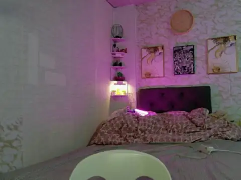 Snapshot of Hebefemme chatting on March 6, 2026, 6:58 pm Hebefemme online show from March 6, 2026, 6:58 pm