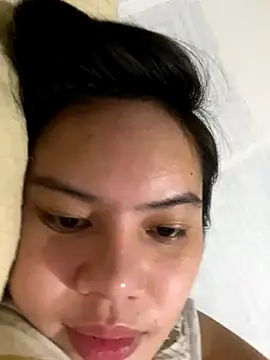 Snapshot of Hebefemme chatting on December 13, 2025, 8:04 pm Hebefemme online show from December 13, 2025, 8:04 pm