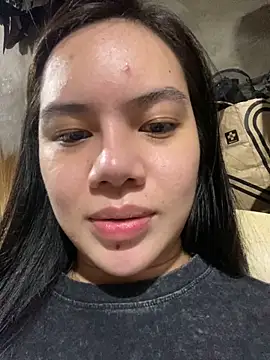 Snapshot of Hebefemme chatting on December 20, 2025, 8:33 pm Hebefemme online show from December 20, 2025, 8:33 pm