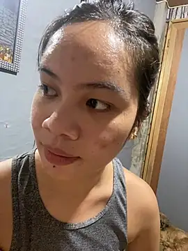 Snapshot of Hebefemme chatting on March 18, 2025, 9:43 pm Hebefemme online show from March 18, 2025, 9:43 pm