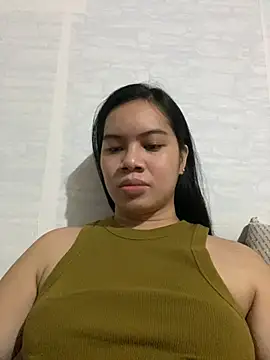 Snapshot of Hebefemme chatting on February 28, 2025, 6:20 pm Hebefemme online show from February 28, 2025, 6:20 pm