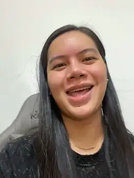 Snapshot of Hebefemme chatting on February 10, 2026, 4:00 am Hebefemme online show from February 10, 2026, 4:00 am