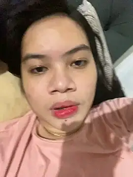 Snapshot of Hebefemme chatting on February 25, 2025, 6:23 pm Hebefemme online show from February 25, 2025, 6:23 pm