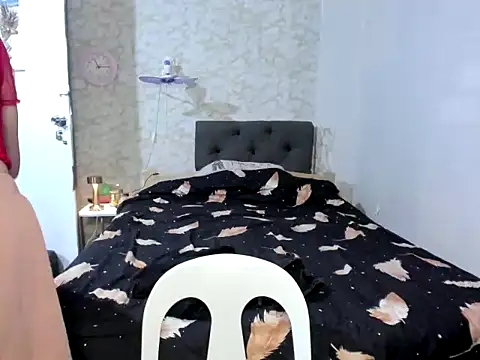 Snapshot of Hebefemme chatting on January 14, 2026, 3:15 pm Hebefemme online show from January 14, 2026, 3:15 pm