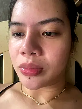 Snapshot of Hebefemme chatting on December 16, 2025, 6:06 am Hebefemme online show from December 16, 2025, 6:06 am