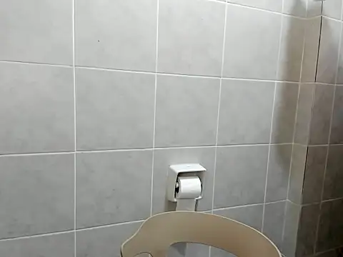 Snapshot of Hebefemme chatting on February 11, 2026, 4:12 am Hebefemme online show from February 11, 2026, 4:12 am