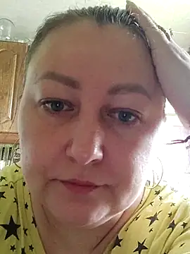 Rini333 online show from April 25, 2026, 11:13 am