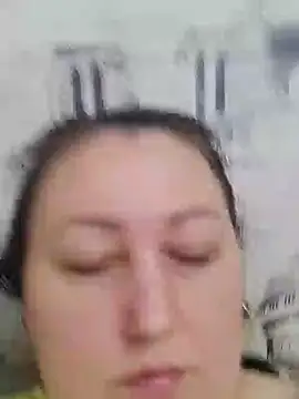 Snapshot of Rini333 chatting on May 12, 2026, 10:10 am Rini333 online show from May 12, 2026, 10:10 am