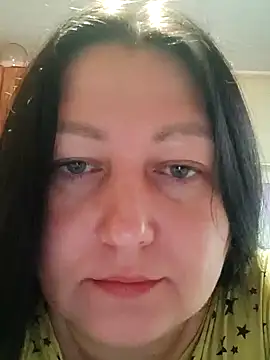 Snapshot of Rini333 chatting on May 5, 2026, 6:05 am Rini333 online show from May 5, 2026, 6:05 am