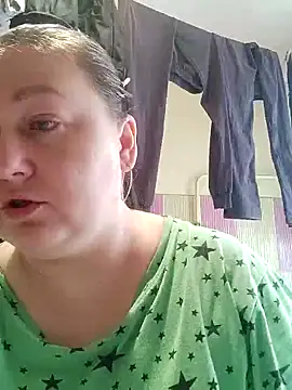 Snapshot of Rini333 chatting on June 6, 2026, 9:14 am Rini333 online show from June 6, 2026, 9:14 am