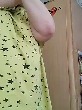 Rini333 online show from April 22, 2026, 5:36 am