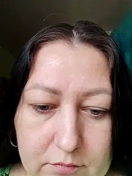Snapshot of Rini333 chatting on June 4, 2026, 8:52 am Rini333 online show from June 4, 2026, 8:52 am