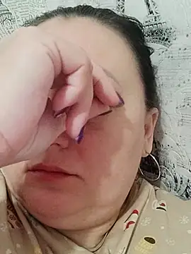 Rini333 online show from February 4, 2026, 4:29 am