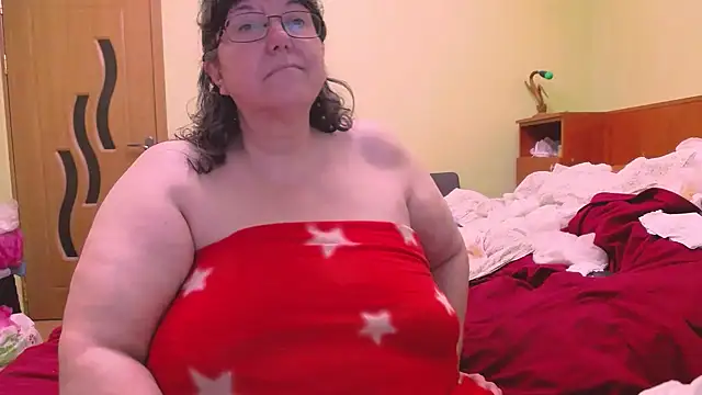 HugeTits online show from February 15, 2026, 1:39 am