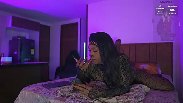 Snapshot of AmberRaus chatting on October 28, 2025, 1:17 am AmberRaus online show from October 28, 2025, 1:17 am