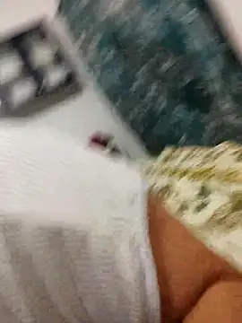 Srishtijain51 online show from February 9, 2025, 8:24 pm