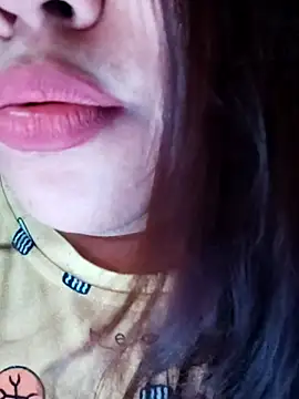 Srishtijain51 online show from October 17, 2025, 5:37 pm