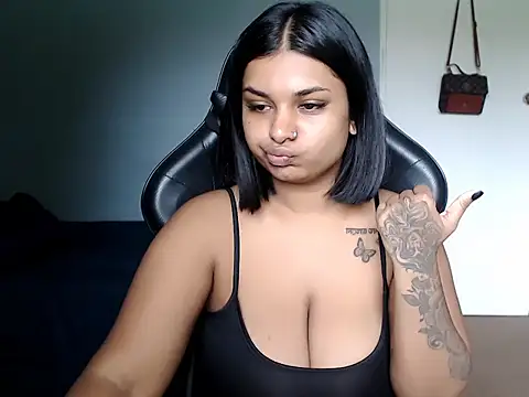 layla amin online show from March 15, 2026, 6:53 am