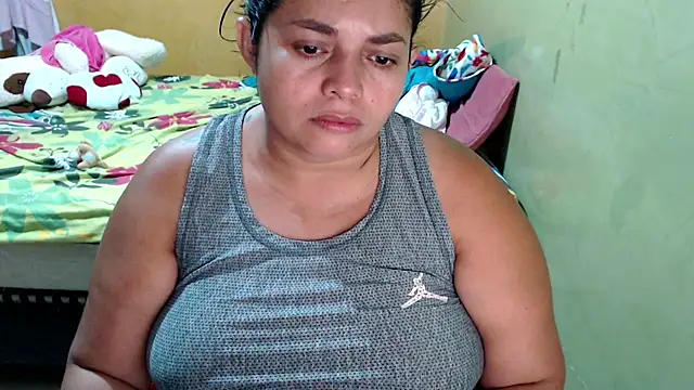 Snapshot of yulieth_bbw chatting on March 21, 2025, 1:02 am yulieth bbw online show from March 21, 2025, 1:02 am