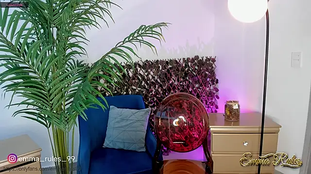 Snapshot of emma_rules99 chatting on February 26, 2025, 2:16 pm emma rules99 online show from February 26, 2025, 2:16 pm