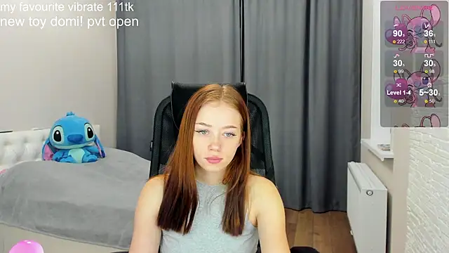 Snapshot of Hot_Mia_ chatting on December 4, 2024, 11:24 am Hot Mia online show from December 4, 2024, 11:24 am