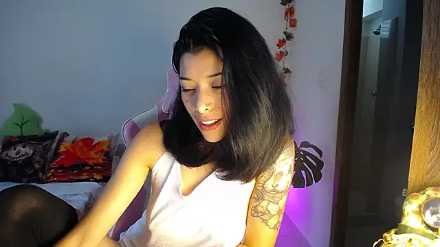 Snapshot of maggie_kay chatting on October 6, 2025, 7:14 pm maggie kay online show from October 6, 2025, 7:14 pm