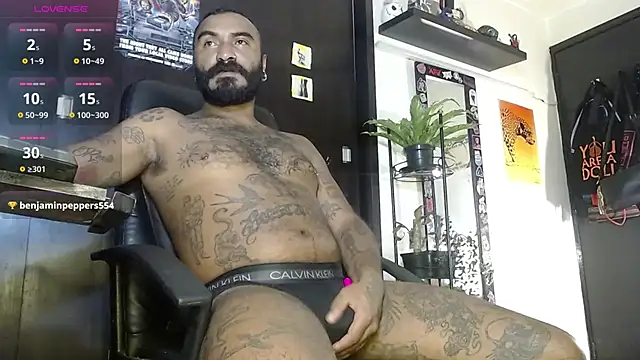 Snapshot of damian__darkside chatting on February 9, 2026, 1:36 am damian darkside online show from February 9, 2026, 1:36 am