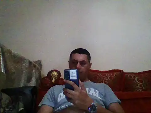 Snapshot of Iml22m chatting on October 20, 2025, 9:37 pm Iml22m online show from October 20, 2025, 9:37 pm