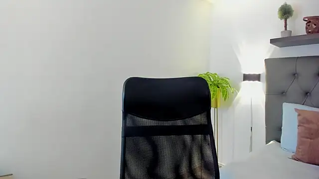 bella 99  online show from April 9, 2026, 11:27 am