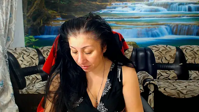 MoistMady online show from April 5, 2026, 1:45 am