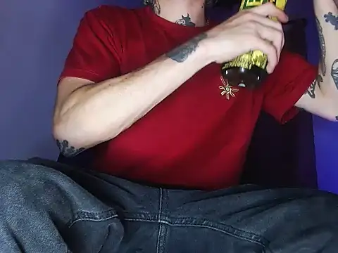Snapshot of Christian_Stiven1 chatting on February 15, 2025, 1:31 am Christian Stiven1 online show from February 15, 2025, 1:31 am