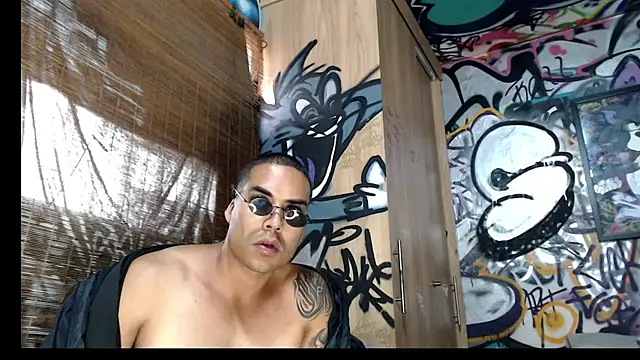 Snapshot of Justin_Frank chatting on March 6, 2026, 8:37 pm Justin Frank online show from March 6, 2026, 8:37 pm