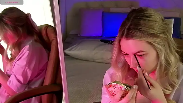 elinanortas online show from March 5, 2025, 1:10 am