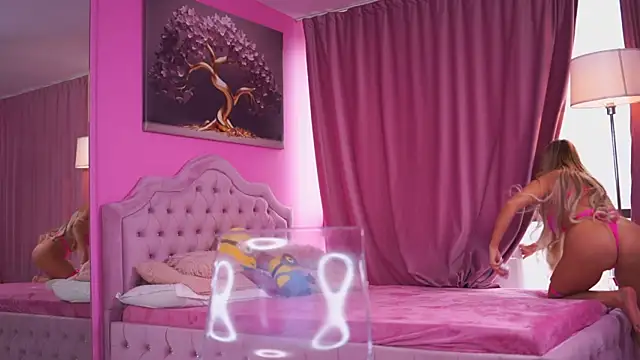 AshleySinn online show from November 7, 2025, 11:26 am