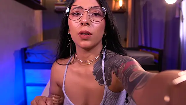 camila3   online show from November 22, 2025, 8:40 pm