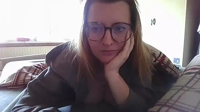Snapshot of LiquidLeonie chatting on March 19, 2026, 8:14 am LiquidLeonie online show from March 19, 2026, 8:14 am