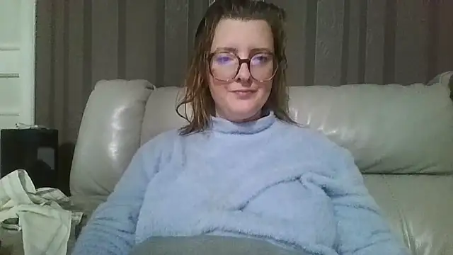 Snapshot of LiquidLeonie chatting on March 28, 2026, 4:57 am LiquidLeonie online show from March 28, 2026, 4:57 am