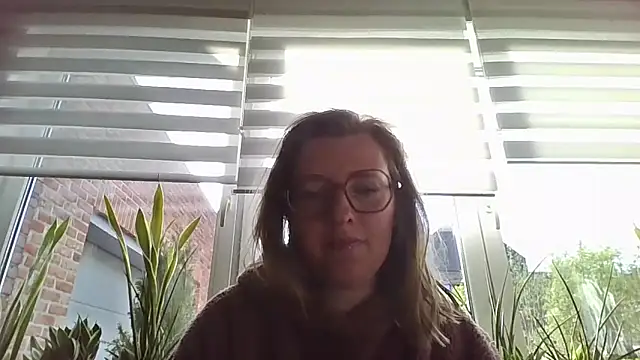 Snapshot of LiquidLeonie chatting on April 28, 2026, 6:18 am LiquidLeonie online show from April 28, 2026, 6:18 am