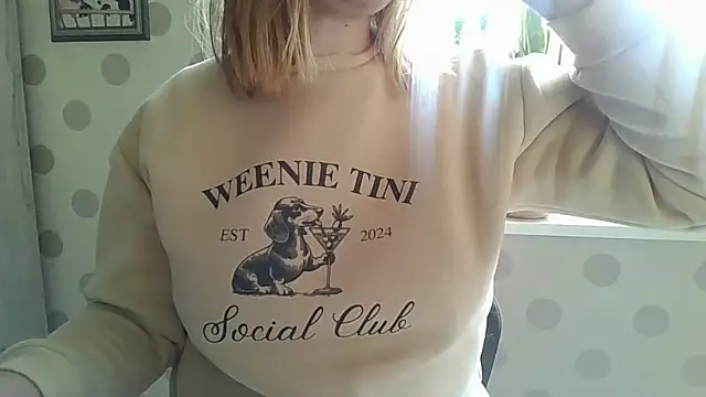 Snapshot of LiquidLeonie chatting on March 16, 2026, 7:01 am LiquidLeonie online show from March 16, 2026, 7:01 am
