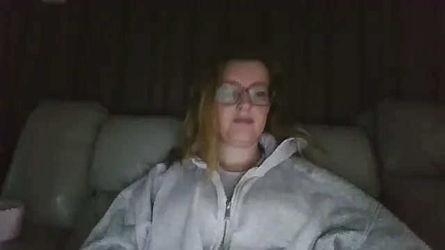 Snapshot of LiquidLeonie chatting on May 13, 2026, 3:13 am LiquidLeonie online show from May 13, 2026, 3:13 am