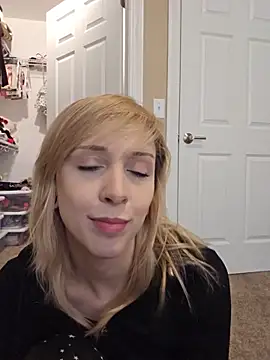 AmethystFoxx online show from May 21, 2026, 5:32 pm