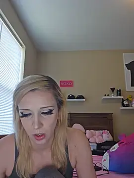 AmethystFoxx online show from May 28, 2026, 5:30 pm