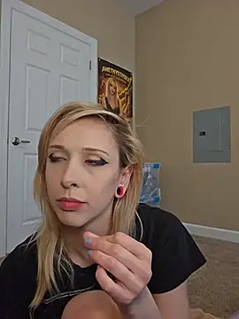AmethystFoxx online show from May 20, 2026, 6:27 pm