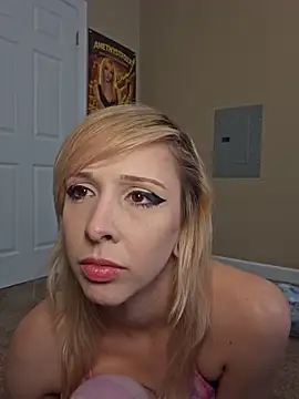 AmethystFoxx online show from May 18, 2026, 5:51 pm