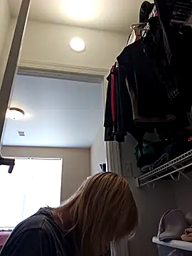 AmethystFoxx online show from April 6, 2026, 5:25 pm