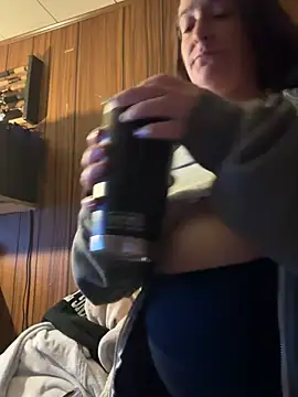 Mini And The Bear online show from February 25, 2026, 12:00 am